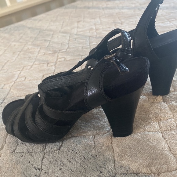 Aerosoles Black Leather Strappy Sandals Size 7 - Picture 5 of 6